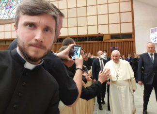 Spotkanie z Ojcem Świętym i Msza św. przy grobie św. Jana Pawła II – pielgrzymka do Wiecznego Miasta – Rzym 2022 #4/1