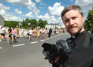 Pojechałem na pielgrzymkę – motocyklem