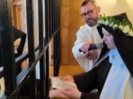 60 lat ślubów zakonnych przy klauzurowej kracie