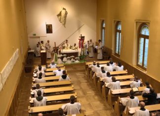 Msza święta w seminaryjnej kaplicy