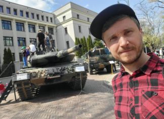 Piknik ze sprzętem wojskowym