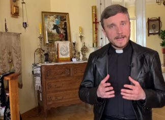 Domowe miejsce do modlitwy księdza – #VlogKapłański #9