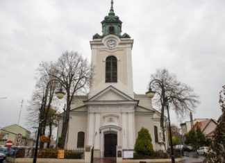 Czcigodna XVI kolegiata i modlitwa za zmarłych