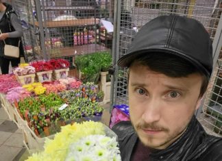 Giełda kwiatowa i odwiedzanie cmentarzy