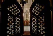 Nocna spowiedź – papieska inicjatywa 24 godziny dla Pana