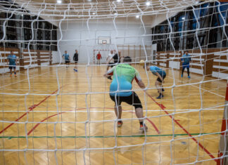 Fotografowanie meczu piłki halowej i… wyprawa na rozpoznawalny SOR