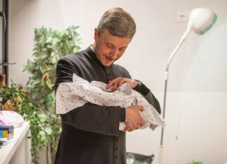 Hospicyjny poród w ostatnim dniu lutego