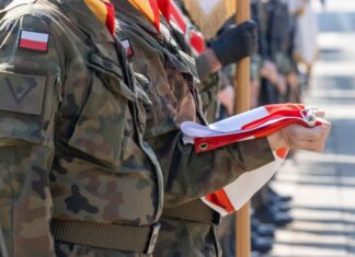 Uroczystość NMP Królowej Polski i wojskowy afront