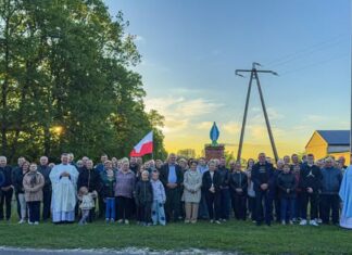 #Majowe przy przydrożnej kapliczce – 2025