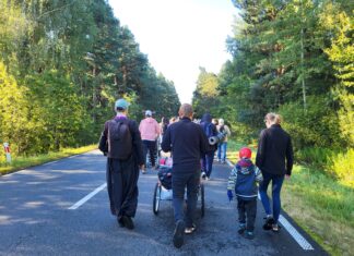 Rodzinne pielgrzymowanie na Jasną Górę w 100 Pieszej Pielgrzymce na Jasną Górę