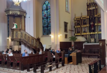 Dlaczego mamy modlić się za wszystkich polityków? -Proste kazanie 2025