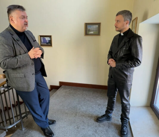 Okres Pasyjny i Wielkanoc u Chrześcijan Baptystów – Między piętrami #11 2026