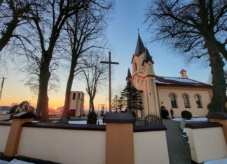 Koleżeńskie, kapłańskie zastępstwo niedzielne