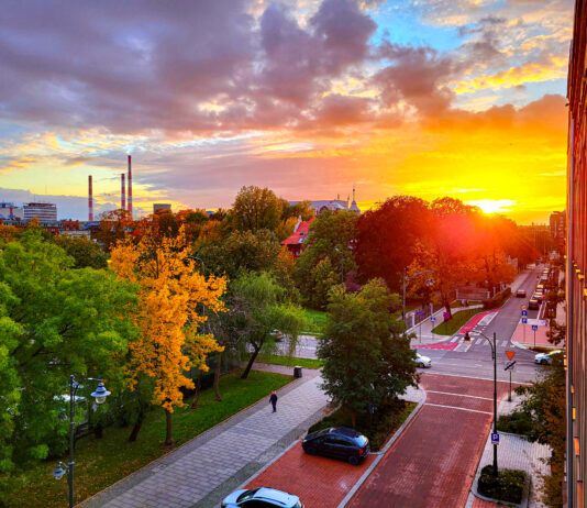 Miasto Kominów bez kominów – kolejne trzy kominy zniknęły!